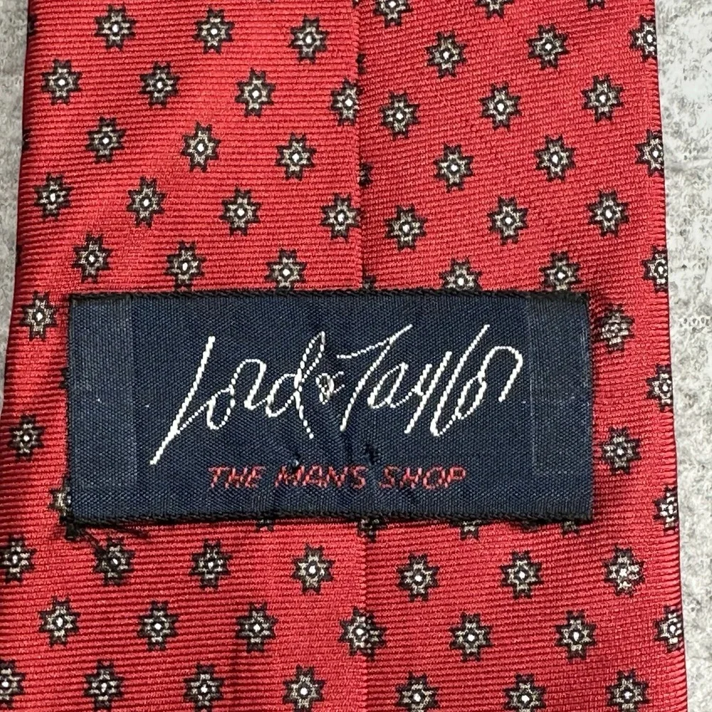 Vintage Lord & Taylor The Man's Shop Italian Silk Tie Red Floral Medallion